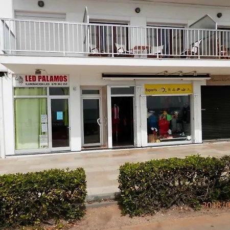 A 17 M. De La Playa Apartament