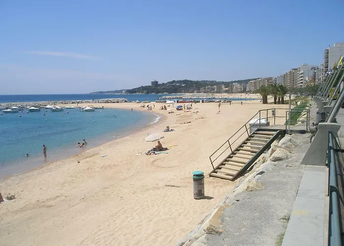 A 17 M. De La Playa *